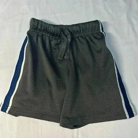 OshKosh B'gosh - Grey pull on sport shorts. Size 3 - Picture 1 of 3